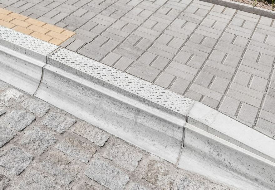 Spotřeba betonu na obrubníky: váš komplexní průvodce